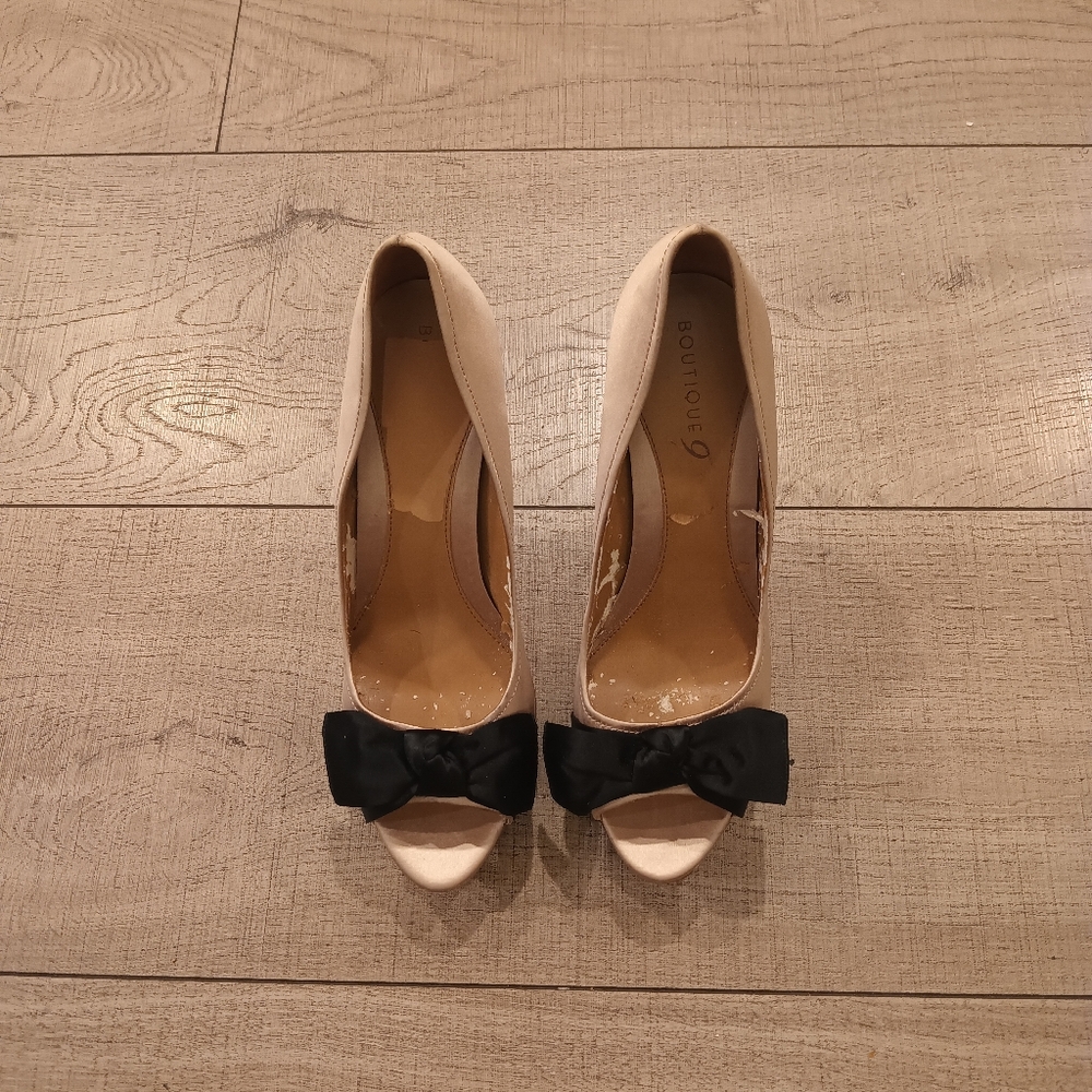 Boutique 9 Cream and Black Peep Toe Heels, Women's Size 11